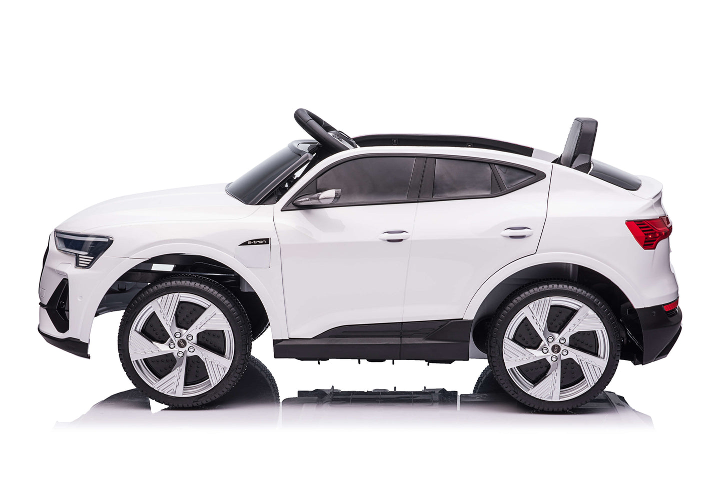 PINGÜE® Montable Eléctrico Niños AUDI® E-Tron Sportback Licencia Oficial | Control Remoto 2.4 GHz | Batería 12V 4.5AH |8 Km/h | 2 Motores 390 |Luces LED, Música, Radio