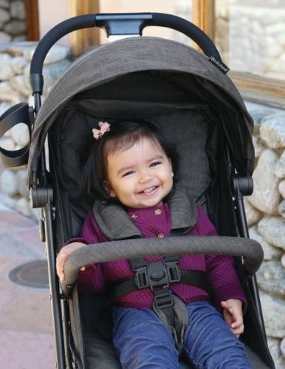 Carriola Ultra Compacta BabyTrend® Jetaway Compact Stroller | Segura | Plegado Fácil | Transporte Sencillo