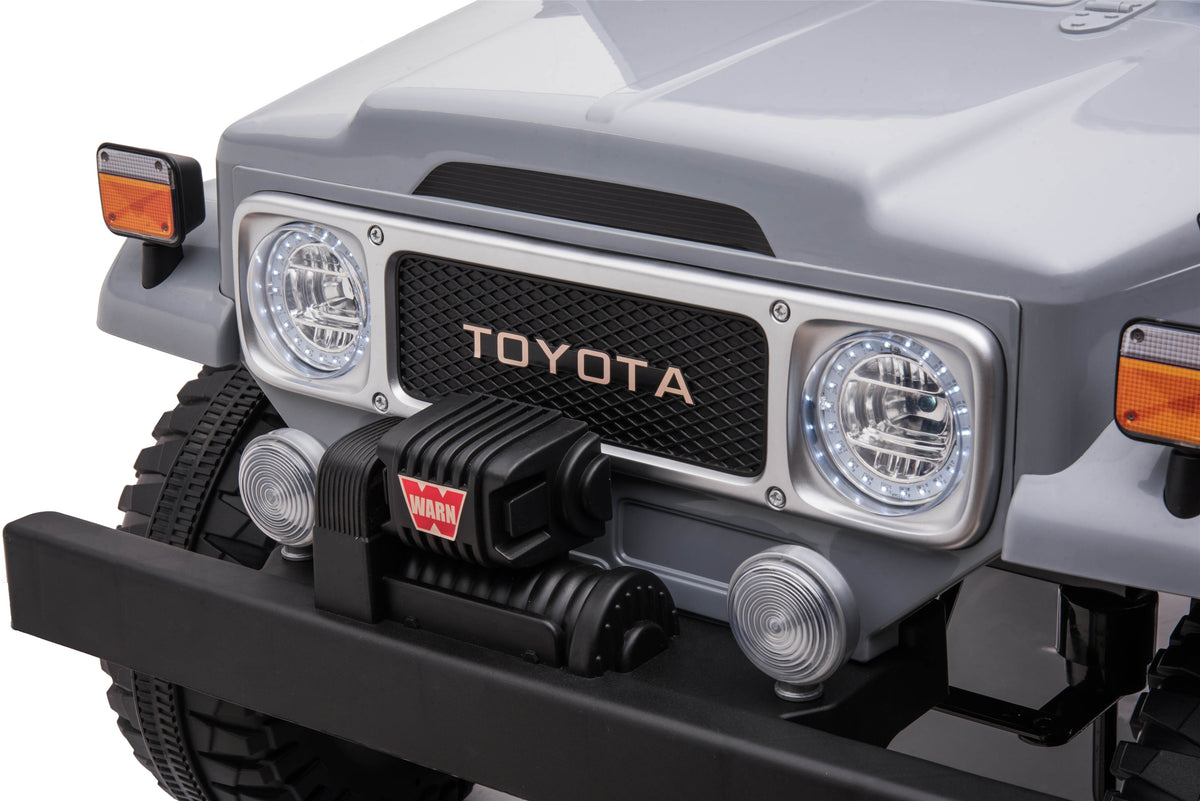 PINGÜE® Montable Eléctrico Toyota FJ-40 | Control Remoto 2.4 GHz | Batería 12V 7AH |8 Km/h | 2 Motores 550 |Luces LED, Música, Radio